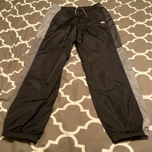 Peloton black & gray running/track pants (M)